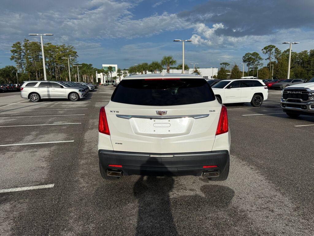 Used 2019 Cadillac XT5 Premium Luxury AWD/4WD image 4