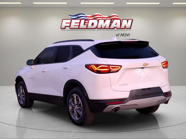 Used 2025 Chevrolet Blazer LT w/ Convenience Package FWD image 3