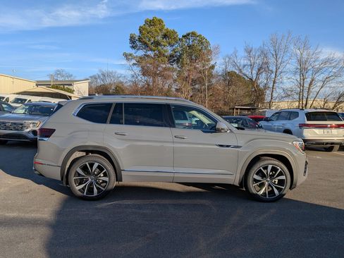 New 2026 Volkswagen Atlas SEL Premium R-Line image 2