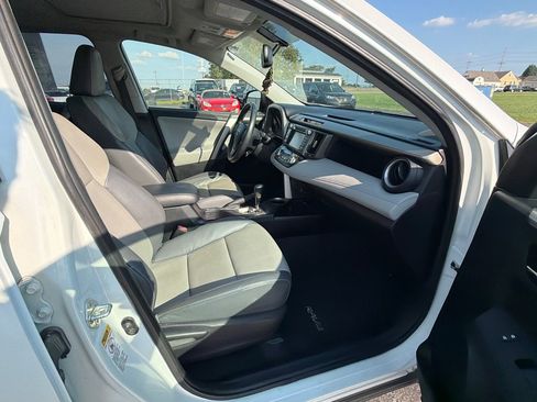 Used 2014 Toyota RAV4 Limited AWD/4WD image 14
