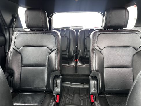 Used 2018 Ford Explorer Sport w/ Equipment Group 401A AWD/4WD image 13