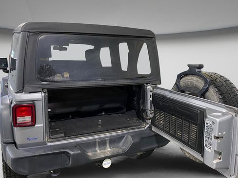 Used 2018 Jeep Wrangler Sport AWD/4WD image 10