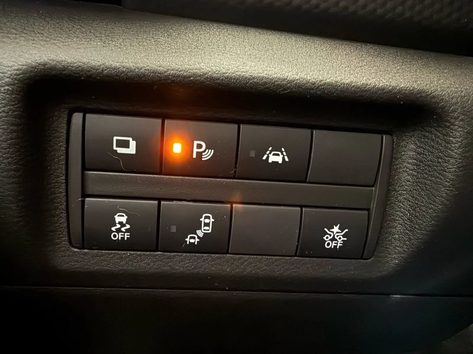 Used 2021 Nissan Kicks S FWD image 17