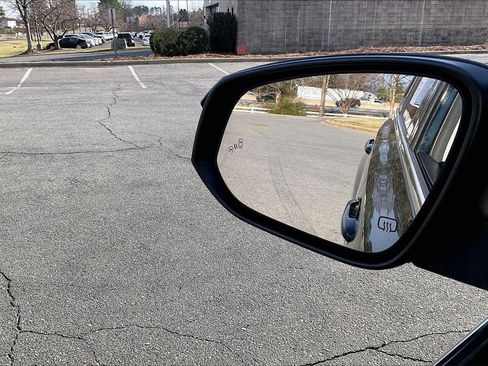 Used 2018 Toyota Highlander Limited image 31