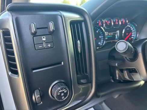 Used 2018 Chevrolet Silverado 1500 LT w/ All Star Edition image 19