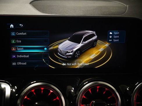 Certified 2026 Mercedes-Benz GLB 250 4MATIC image 25