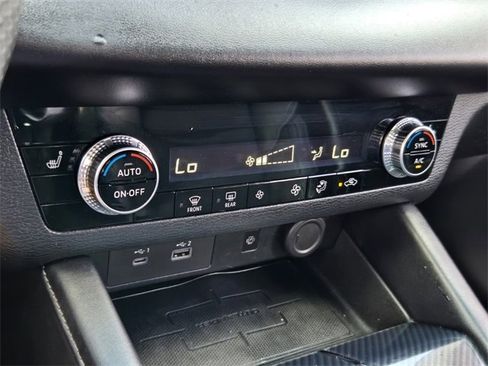 Used 2022 Mitsubishi Outlander SE image 19