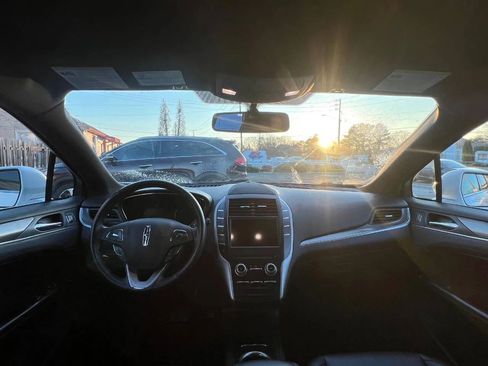 Used 2017 Lincoln MKC Premiere image 27