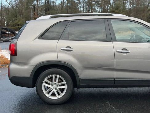 Used 2014 Kia Sorento LX AWD/4WD image 18