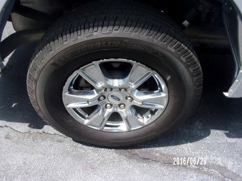Used 2017 Ford F150 XLT w/ Equipment Group 302A Luxury AWD/4WD image 14