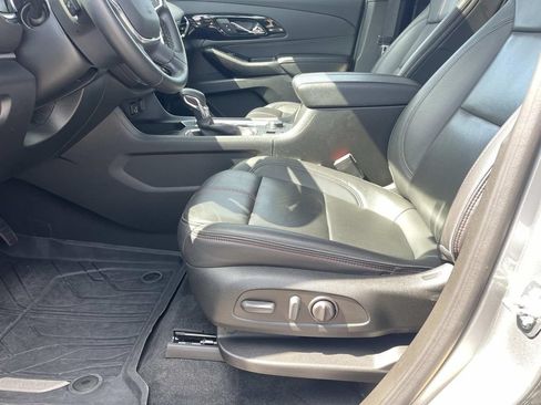 Used 2023 Chevrolet Traverse RS w/ LPO, Floor Liner Package AWD/4WD image 20