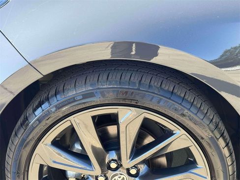 Used 2025 Toyota Corolla SE image 6