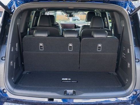 New 2026 Nissan Armada PRO-4X w/ Captain's Chari Seat Package AWD/4WD image 8