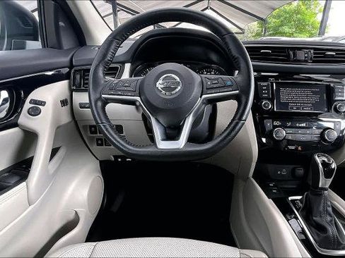 Certified 2022 Nissan Rogue Sport SL w/ Premium Package AWD/4WD image 6