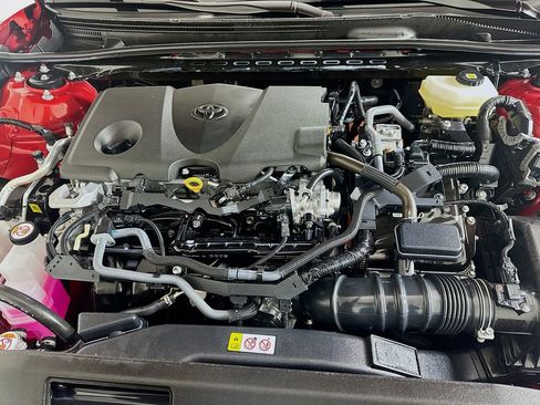 Used 2025 Toyota Camry SE image 30