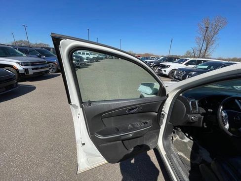 Used 2011 GMC Acadia SLT AWD/4WD image 23
