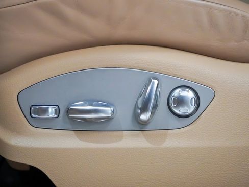 Used 2022 Porsche Macan image 24