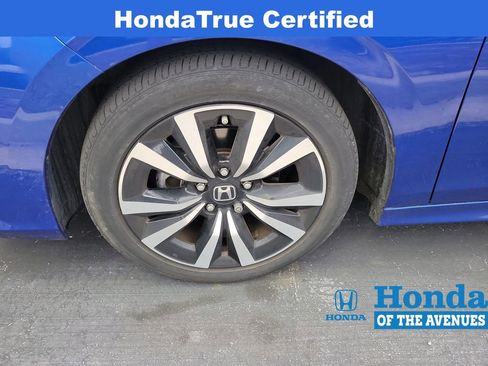 Certified 2022 Honda Civic EX image 5