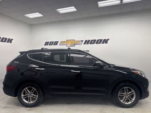 Used 2018 Hyundai Santa Fe Sport image 4