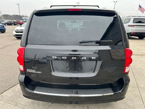 Used 2017 Dodge Grand Caravan SXT FWD image 6