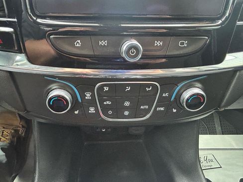 Used 2019 Chevrolet Traverse LT FWD image 25
