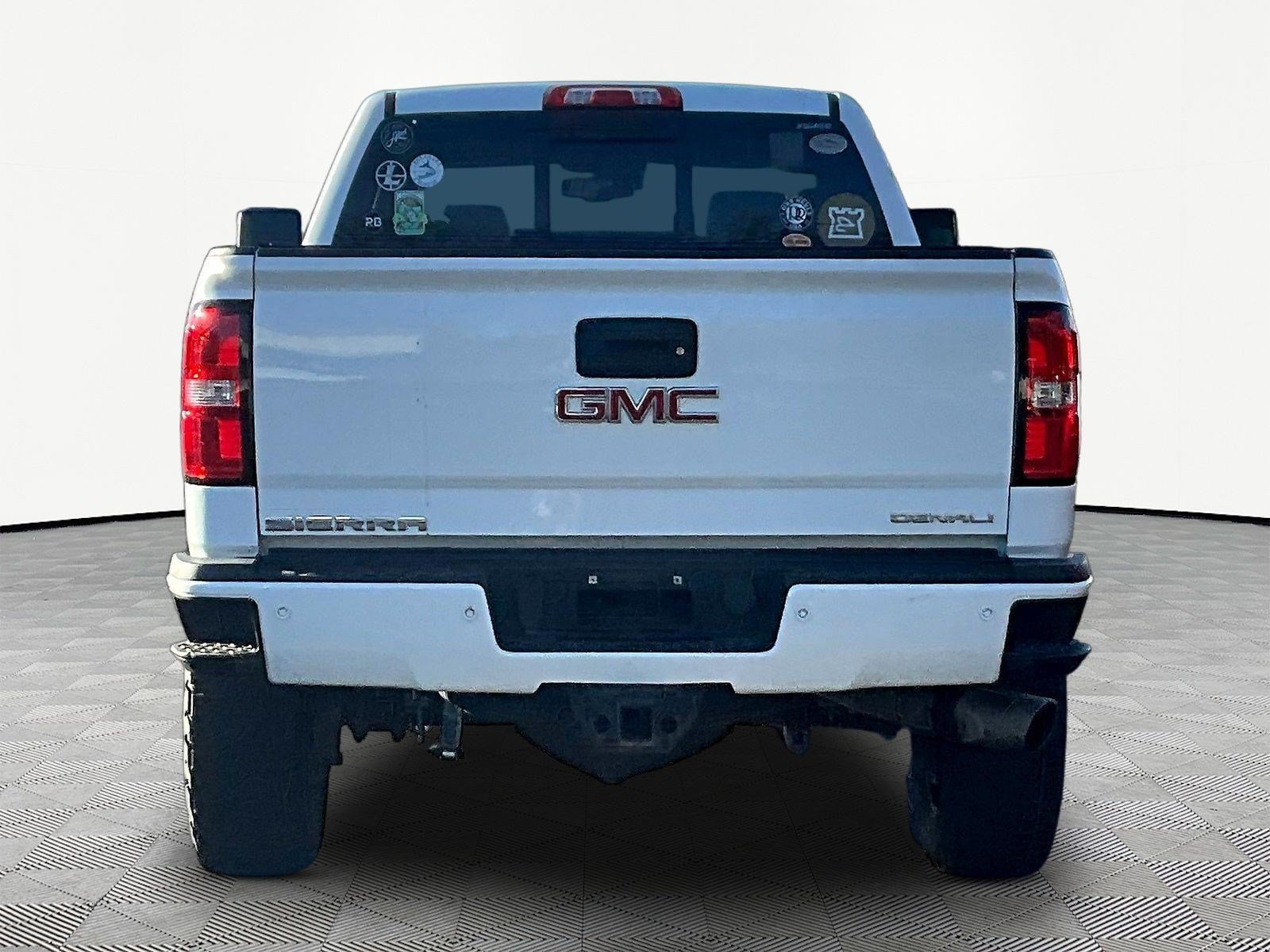 Used 2017 GMC Sierra 2500 Denali w/ Duramax Plus Package AWD/4WD image 5