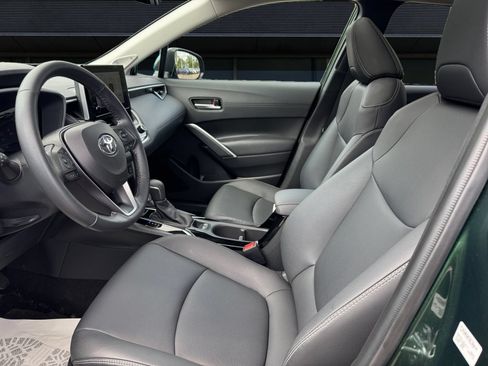 Used 2023 Toyota Corolla Cross XLE w/ Convenience Package AWD/4WD image 2