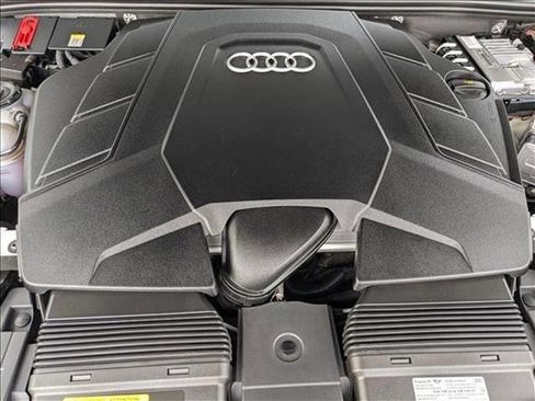 Used 2022 Audi Q8 Prestige w/ Prestige Package image 23