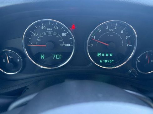 Used 2017 Jeep Wrangler Unlimited Sahara w/ Connectivity Group AWD/4WD image 22