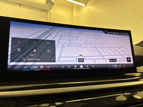 Used 2024 BMW X7 xDrive40i w/ M Sport Package image 24