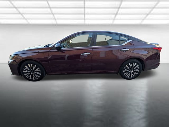 Used 2025 Nissan Altima 2.5 SV FWD image 24