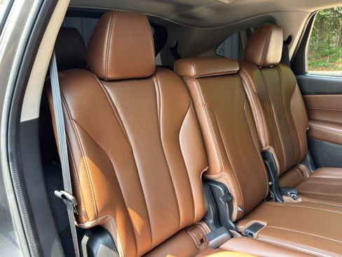 Used 2022 Acura MDX FWD w/ Technology Package image 37
