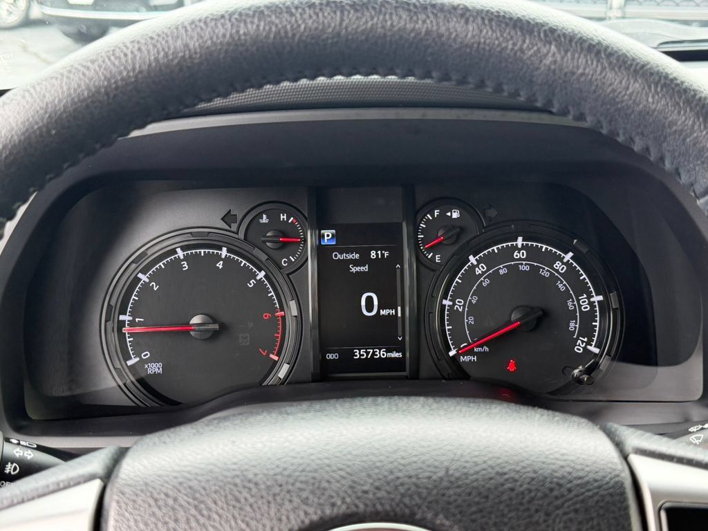 Used 2024 Toyota 4Runner SR5 AWD/4WD image 34