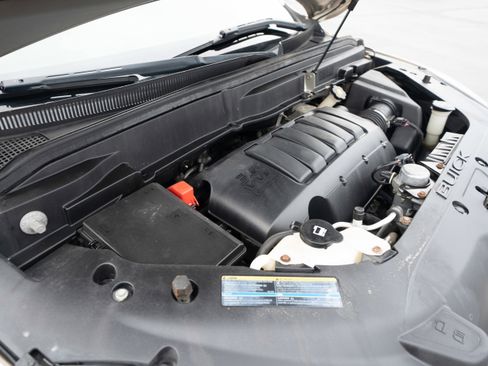 Used 2010 Buick Enclave CXL image 32