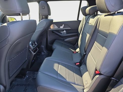 Used 2025 Mercedes-Benz GLS 450 4MATIC w/ AMG Line Exterior image 17