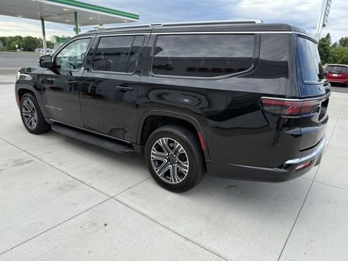 Used 2024 Jeep Wagoneer L Series II w/ Flexible Seating Group AWD/4WD image 6