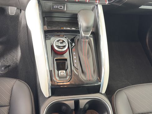 Certified 2025 GMC Canyon AT4 w/ AT4X Package AWD/4WD image 33