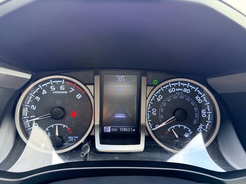 Used 2019 Toyota Tacoma SR5 RWD image 17