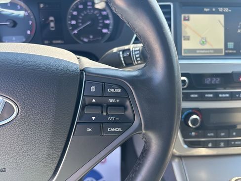 Used 2016 Hyundai Sonata Limited w/ Option Group 04 FWD image 15