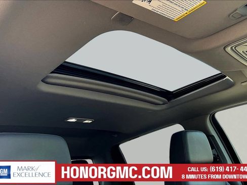 Used 2023 GMC Sierra 1500 SLT w/ SLT Premium Package AWD/4WD image 28