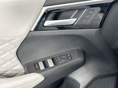 Used 2023 Mitsubishi Outlander SEL AWD/4WD image 24