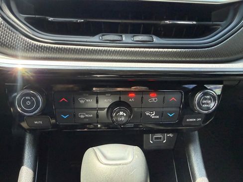 Used 2024 Jeep Compass Trailhawk AWD/4WD image 21