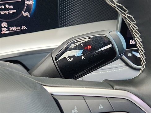 New 2025 Volkswagen Tiguan SE image 24