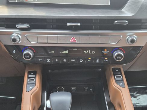 Certified 2024 Kia Telluride EX X-Line AWD/4WD image 21