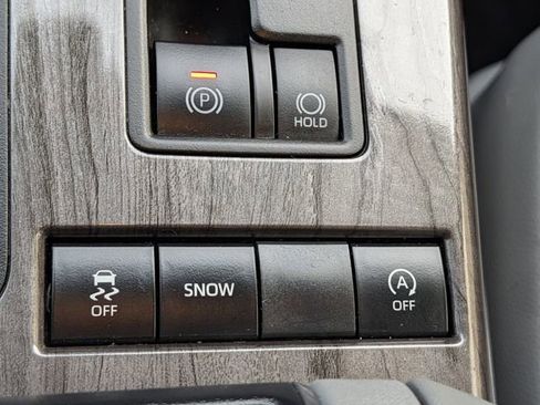 Used 2022 Toyota Highlander Limited image 16