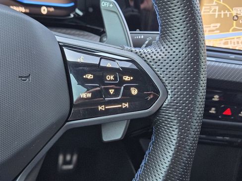 Used 2024 Volkswagen Golf R image 27