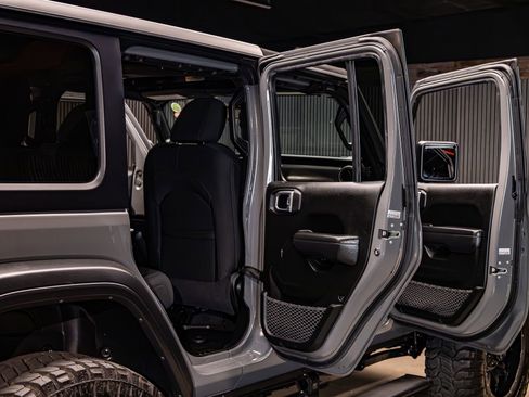 Used 2022 Jeep Wrangler Unlimited Sport image 27