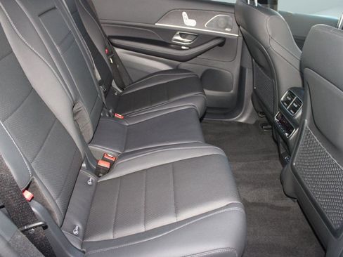 Used 2026 Mercedes-Benz GLS 450 4MATIC image 37