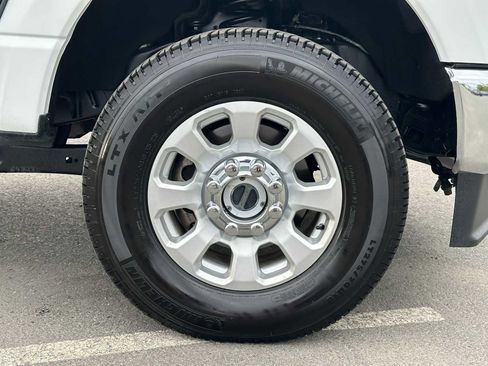 Used 2023 Ford F350 XLT w/ FX4 Off-Road Package image 9