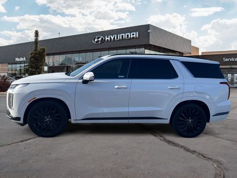Used 2024 Hyundai Palisade Calligraphy image 2